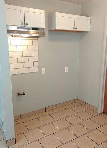 26118 Superior Road, Taylor, MI 48180