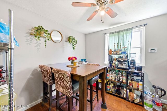 8217 Sealston Dr, Louisville, KY 40228