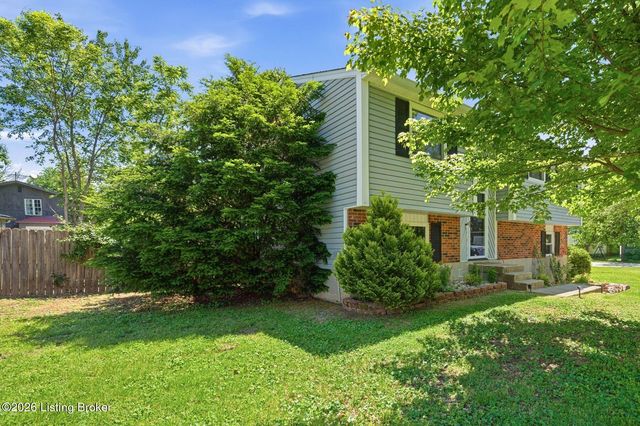8217 Sealston Dr, Louisville, KY 40228