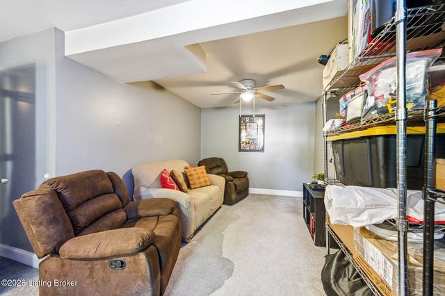 8217 Sealston Dr, Louisville, KY 40228