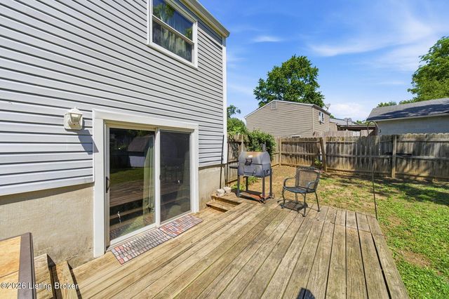 8217 Sealston Dr, Louisville, KY 40228