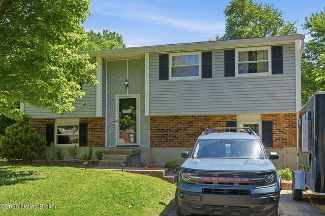 8217 Sealston Dr, Louisville, KY 40228