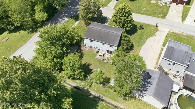 8217 Sealston Dr, Louisville, KY 40228