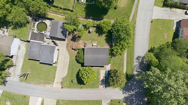 8217 Sealston Dr, Louisville, KY 40228