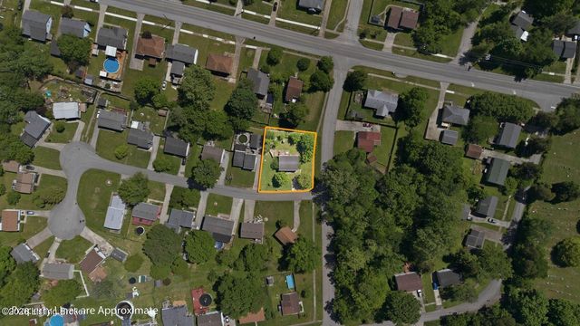 8217 Sealston Dr, Louisville, KY 40228