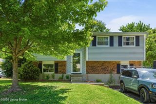 8217 Sealston Dr, Louisville, KY 40228