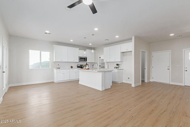 9382 W RAVEN Drive, Arizona City, AZ 85123