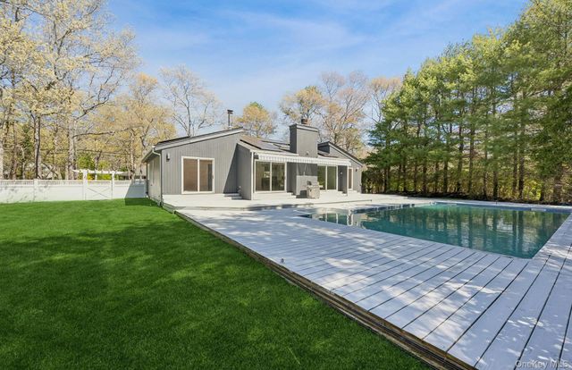 57 Bellows Terrace, Hampton Bays, NY 11946