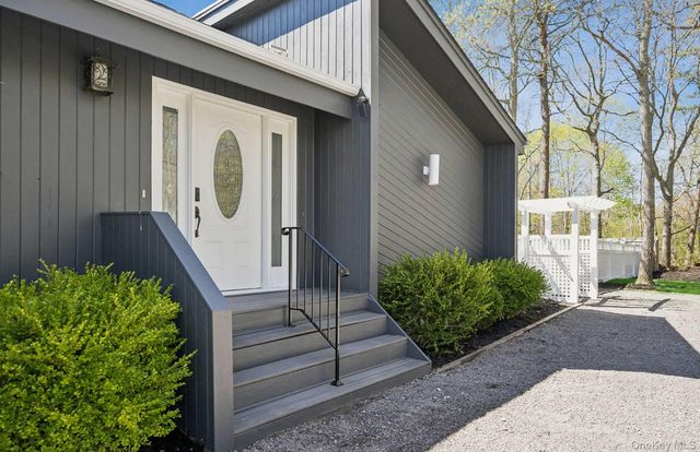 57 Bellows Terrace, Hampton Bays, NY 11946