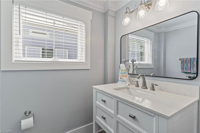 111 SE 44Th Street, Oak Island, NC 28465