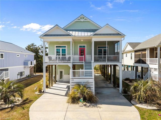 111 SE 44Th Street, Oak Island, NC 28465