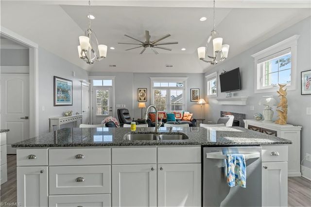 111 SE 44Th Street, Oak Island, NC 28465