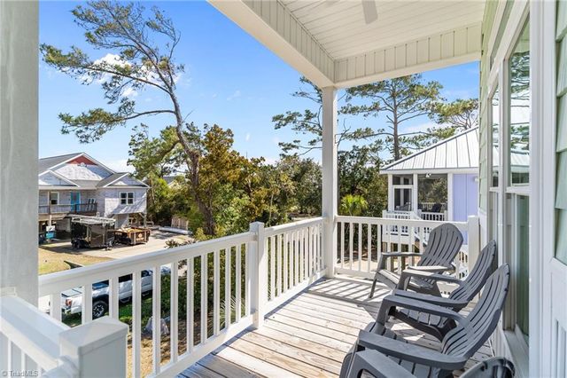 111 SE 44Th Street, Oak Island, NC 28465