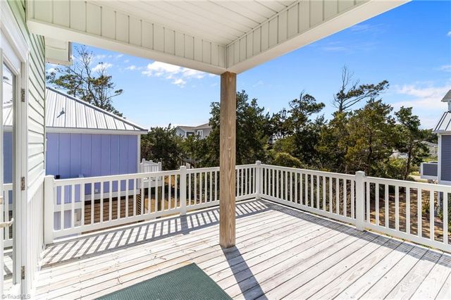 111 SE 44Th Street, Oak Island, NC 28465