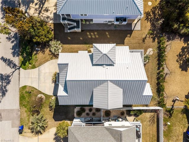 111 SE 44Th Street, Oak Island, NC 28465