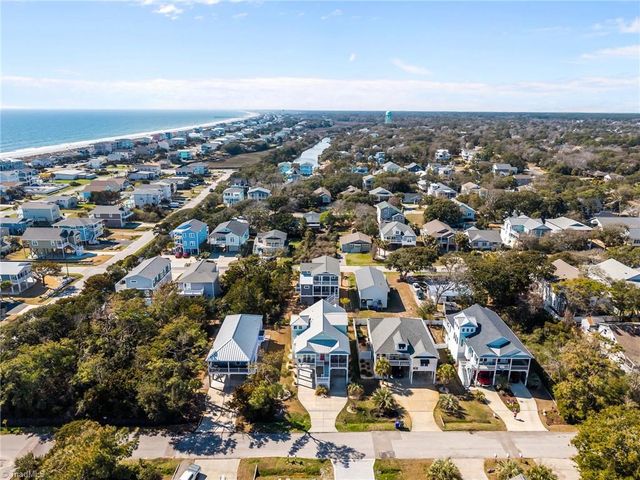 111 SE 44Th Street, Oak Island, NC 28465