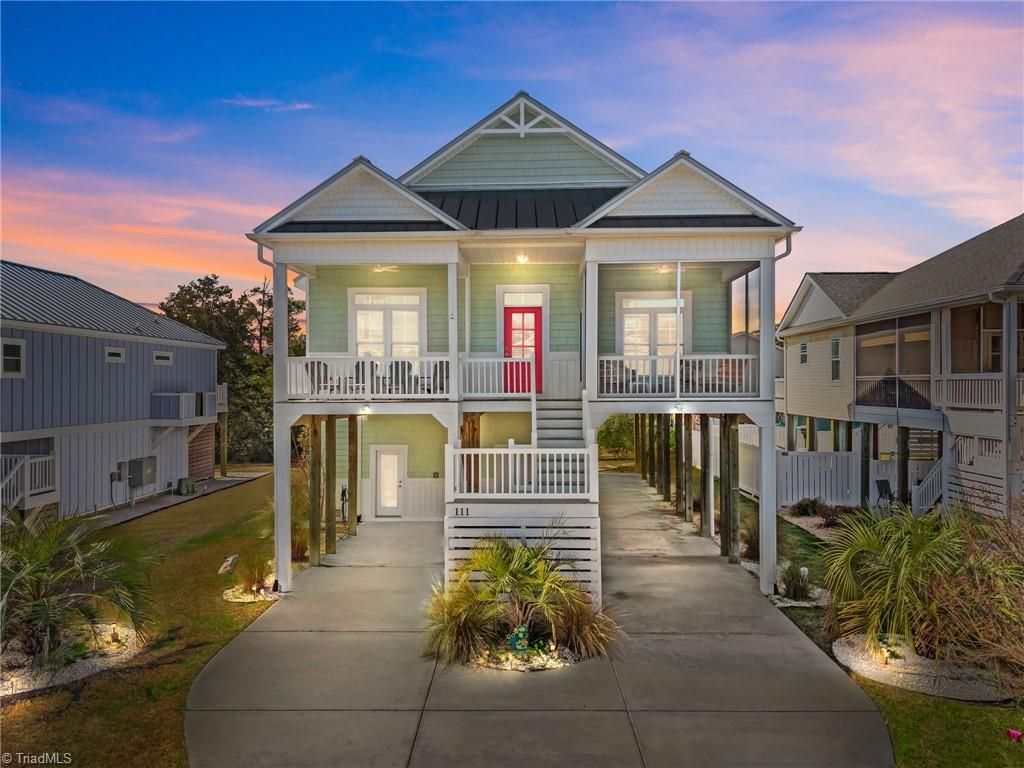 111 SE 44Th Street, Oak Island, NC 28465
