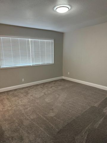 1851 Knickerbocker Dr, Stockton, CA 95210