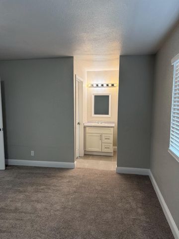 1851 Knickerbocker Dr, Stockton, CA 95210