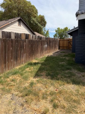 1851 Knickerbocker Dr, Stockton, CA 95210