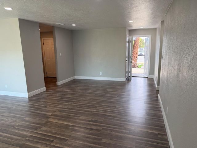1851 Knickerbocker Dr, Stockton, CA 95210