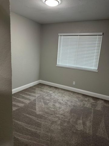 1851 Knickerbocker Dr, Stockton, CA 95210