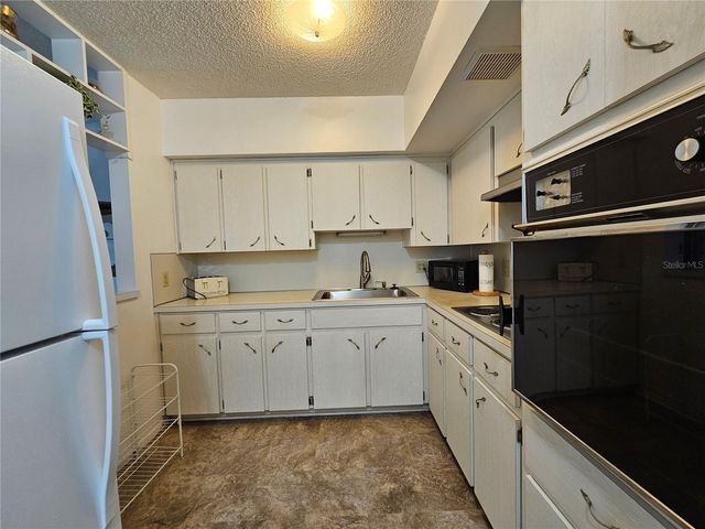 2331 FINLANDIA LANE 37, Clearwater, FL 33763