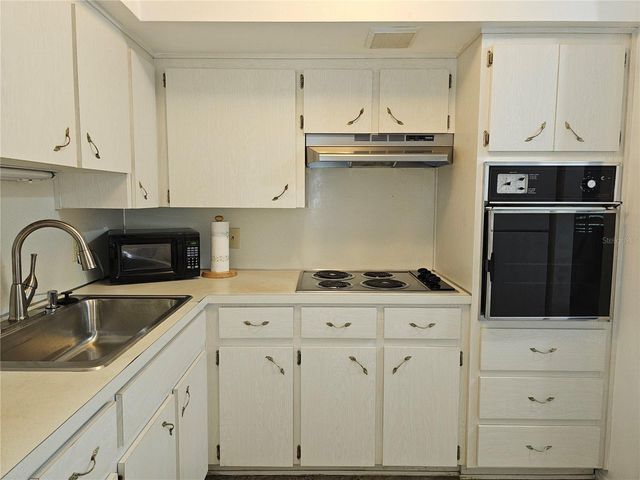 2331 FINLANDIA LANE 37, Clearwater, FL 33763