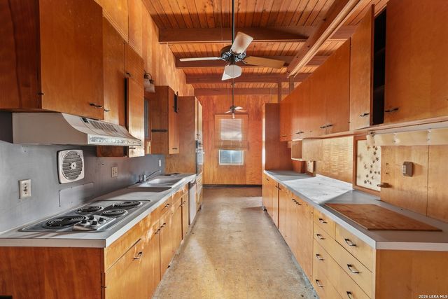 604 N Cherry St, Fredericksburg, TX 78624