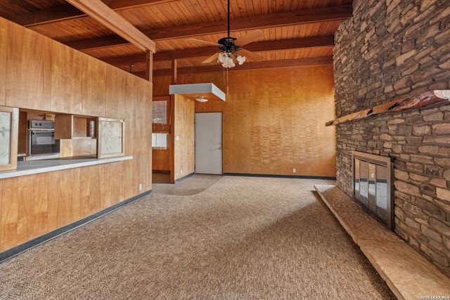 604 N Cherry St, Fredericksburg, TX 78624