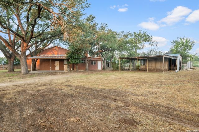 604 N Cherry St, Fredericksburg, TX 78624