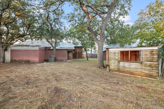 604 N Cherry St, Fredericksburg, TX 78624