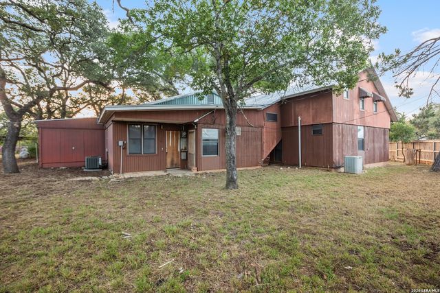 604 N Cherry St, Fredericksburg, TX 78624