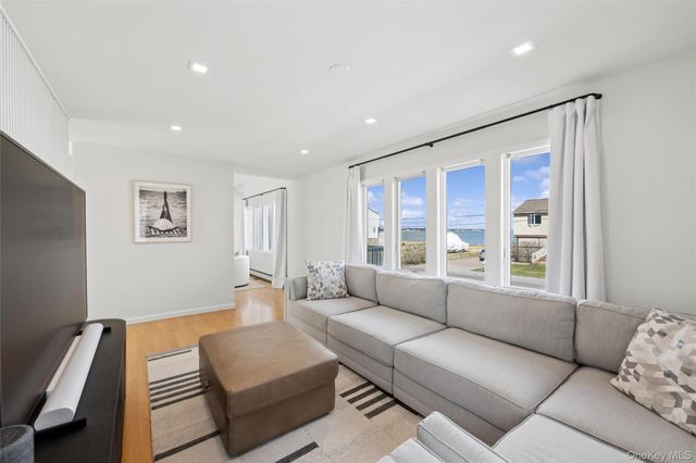 34 Shinnecock Road, East Quogue, NY 11942