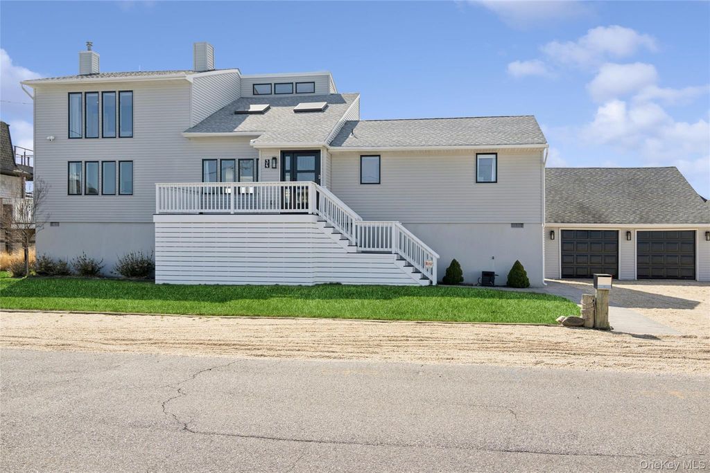 34 Shinnecock Road, East Quogue, NY 11942