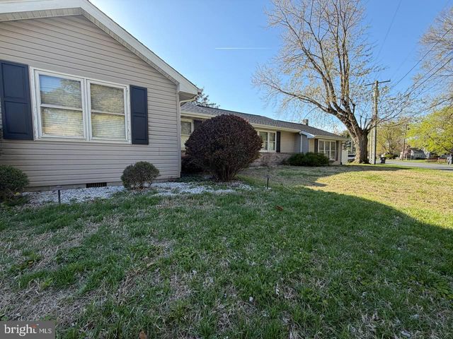 301 WAGAMON AVE, Georgetown, DE 19947