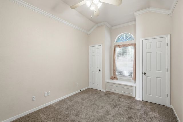 217 Keswick Drive, Hewitt, TX 76643