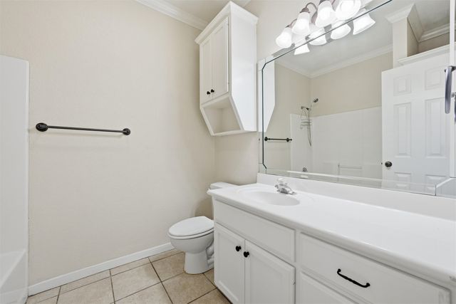 217 Keswick Drive, Hewitt, TX 76643