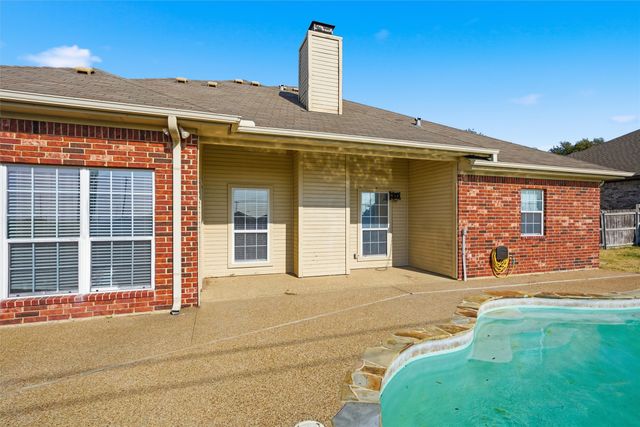217 Keswick Drive, Hewitt, TX 76643