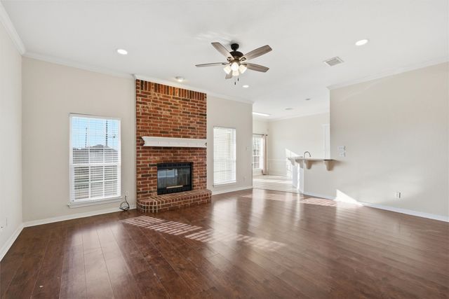 217 Keswick Drive, Hewitt, TX 76643