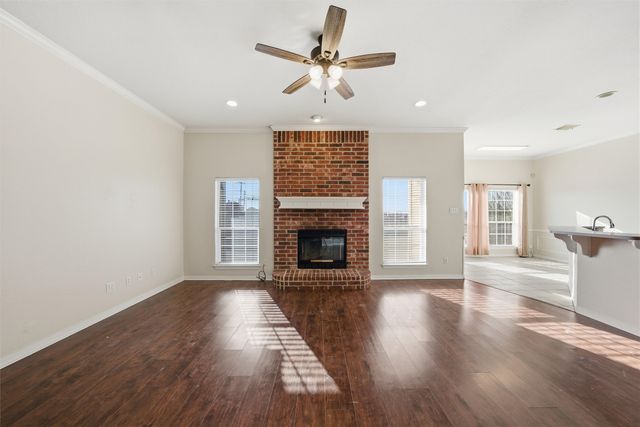 217 Keswick Drive, Hewitt, TX 76643