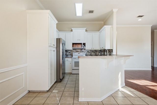 217 Keswick Drive, Hewitt, TX 76643