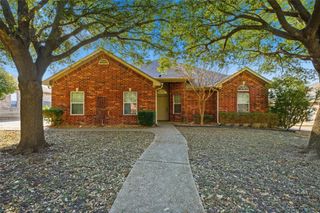 217 Keswick Drive, Hewitt, TX 76643