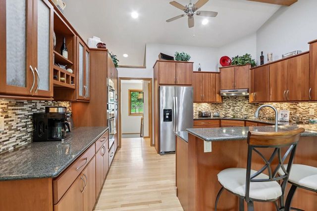 1917 Winchester Way, Waunakee, WI 53597