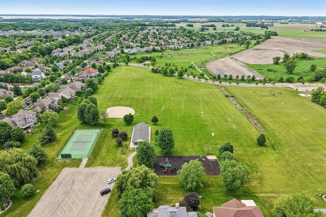 1917 Winchester Way, Waunakee, WI 53597