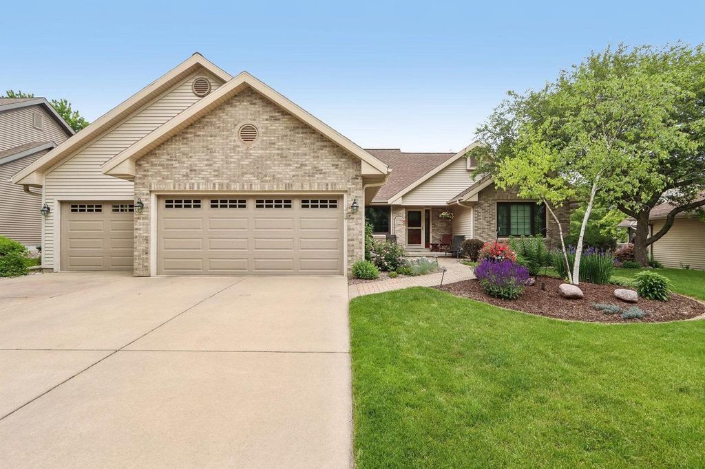 1917 Winchester Way, Waunakee, WI 53597