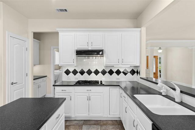 107 San Antonio RD, Georgetown, TX 78633