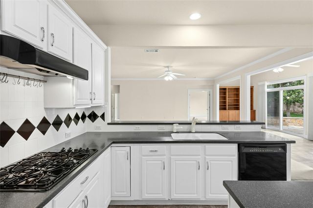 107 San Antonio RD, Georgetown, TX 78633