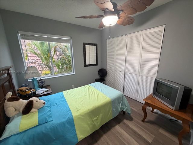 8117 Pelican Harbour Dr, Lake Worth, FL 33467