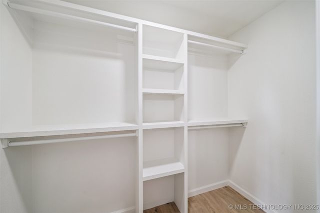 202 W 40th Place, Sand Springs, OK 74063